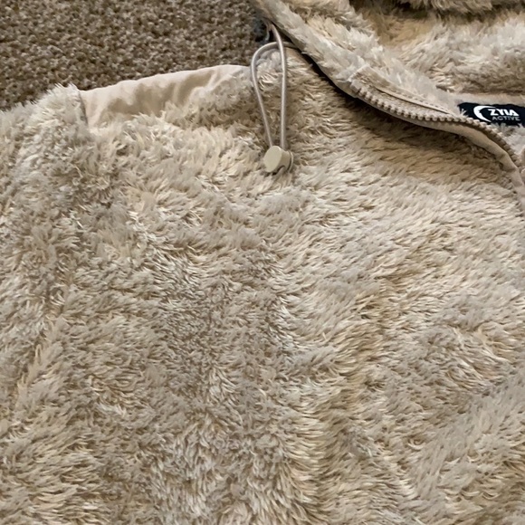 Zyia Sherpa Jacket - Picture 3 of 4